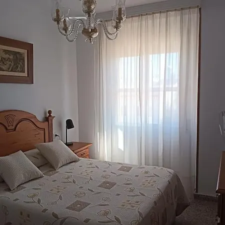 Apto En Conil Con Plaza De Parking Y Aire Acondicionado