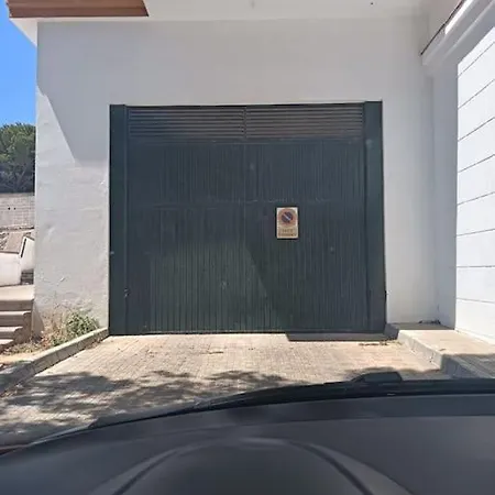 Apto En Conil Con Plaza De Parking Y Aire Acondicionado *