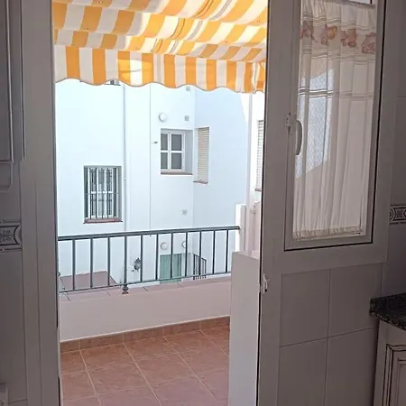 Apto En Conil Con Plaza De Parking Y Aire Acondicionado *